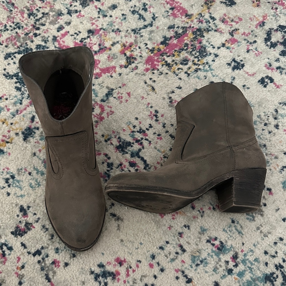 Rocket Dog Taupe Heeled Boots
